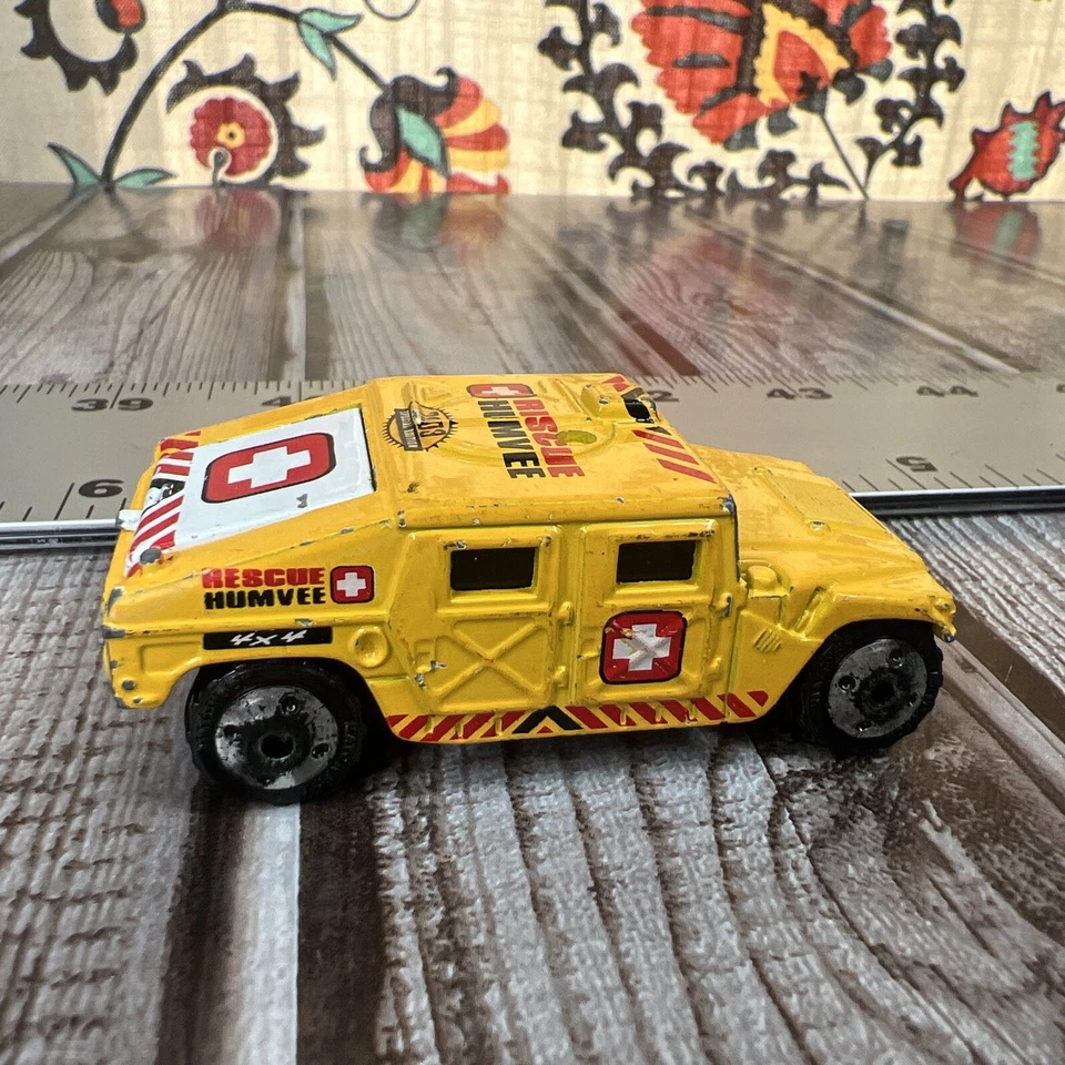 1994 Rescue HUMVEE 2003 Special Edition 1:64 Die-cast by MATCHBOX Hatch Opens - Image 4 of 4