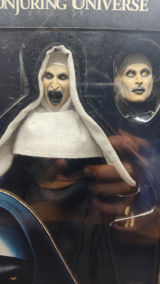 LA MONJA - The Nun - The Conjuring - NECA FIGURA DE ROPA NUEVA SIN ABRIR - Imagen 2 de 4