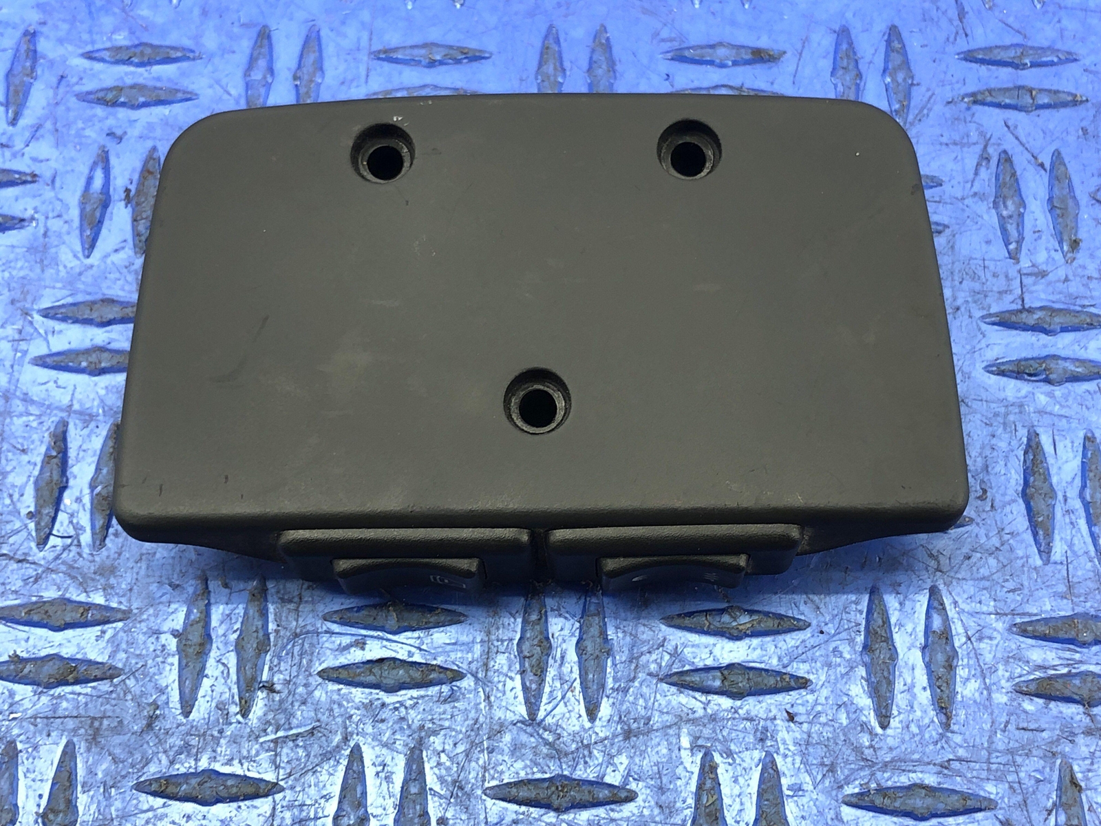 2006-2018 ASTON MARTIN VANTAGE V8 RIGHT SEAT LUMBAR SWITCH PANEL 4G43-647K22
