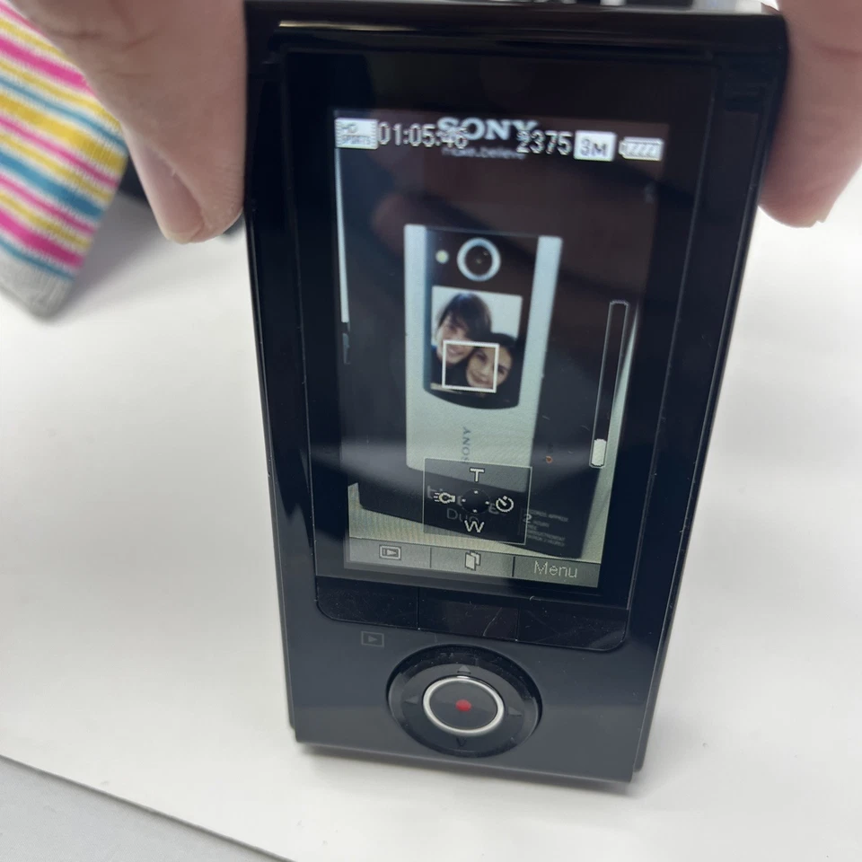 Sony Bloggie Duo 5.1MP HD Snap Camcorder 4GB Dual Screen MHS-FS2 Violet W/ Box - Image 2 of 4