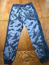 Under Armour Camouflage Pull On Jogger Pants Boys Gray Black Camo Size L