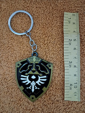LARGE The Legend of Zelda LINK HYLIAN SHIELD KEYCHAIN metal key ring keyring NEW
