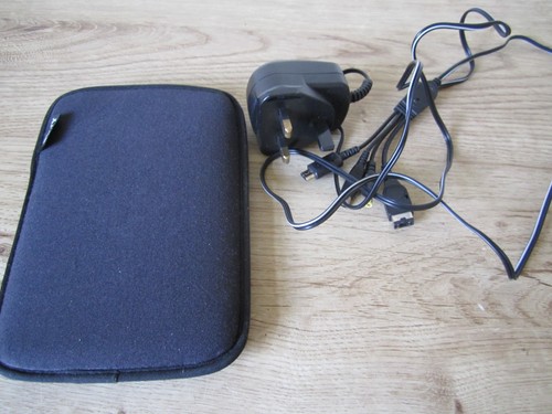 SONY PRS-300 DIGITAL E-READER SILBER - Bild 3 von 3
