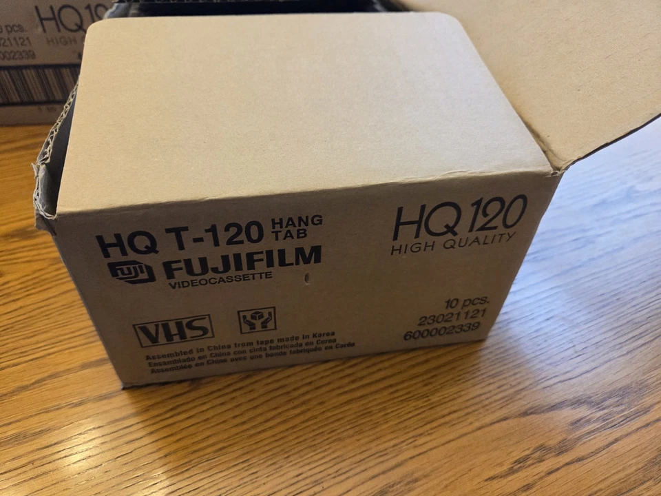 CAJA NUEVA FUJIFILM CINTAS VHS 6 horas T-120 alta calidad lote 10 pestañas colgantes selladas VCR Foto 4 de 4