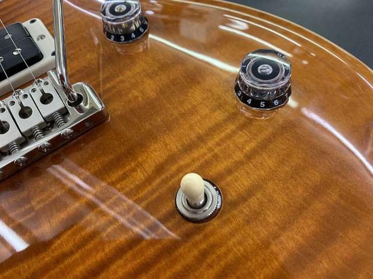 PAUL REED SMITH CE24 AMBER CE 24 AMBER PRS Electric Guitar PAUL REED SMITH CE24 AMBER CE 24 AMBER PRS Electric Guitar
