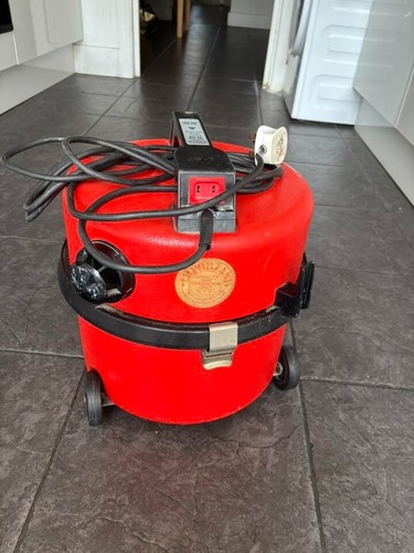 Rare Vintage Numatic NV250 1980s all metal hoover In Red. Early Henry hoover - Picture 2 of 6