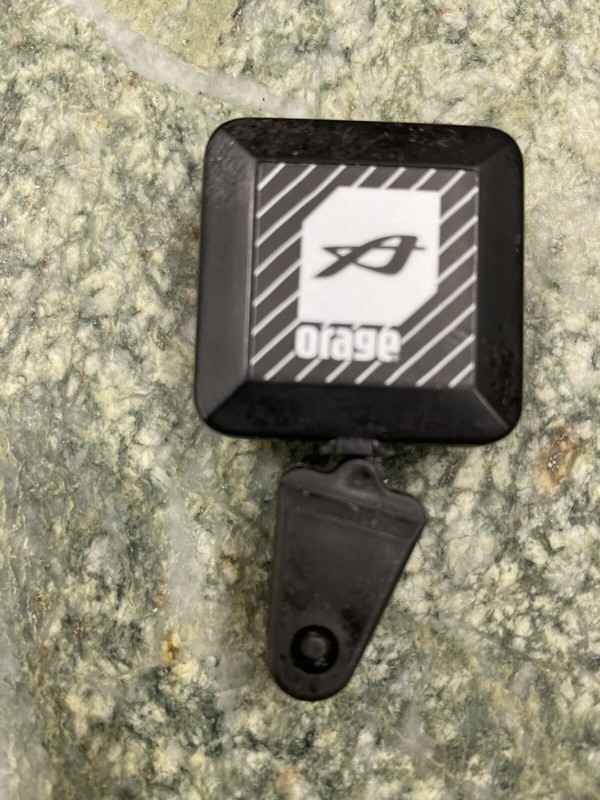 Orage Clip-On SkiZip Retractable Extendable Pass-Holder