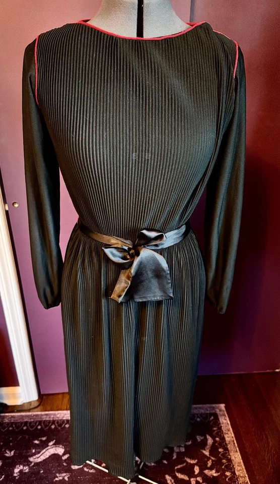 RARO Vestido Haypence Plisado Negro Años 70 De Colección de Damas Trabajadoras de la Confección Foto 4 de 4