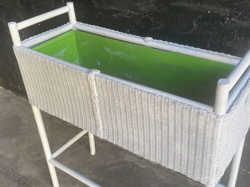 1960s Tall White Vintage Boho Chic Wicker Box Planter With Legs MCM - Picture 4 of 7