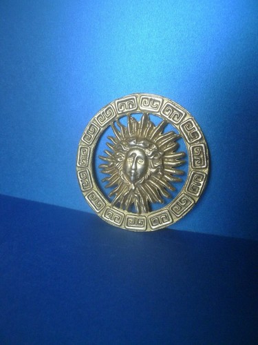 r18 Vintage Label Logo Brand Medusa Gargona in Ring Sun Symbol Sign to identify - Picture 2 of 7
