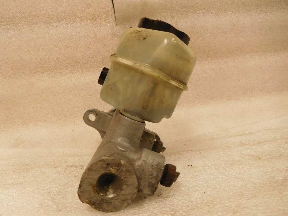 1999 Pontiac Grand Prix Master Brake Cylinder - Image 3 of 4