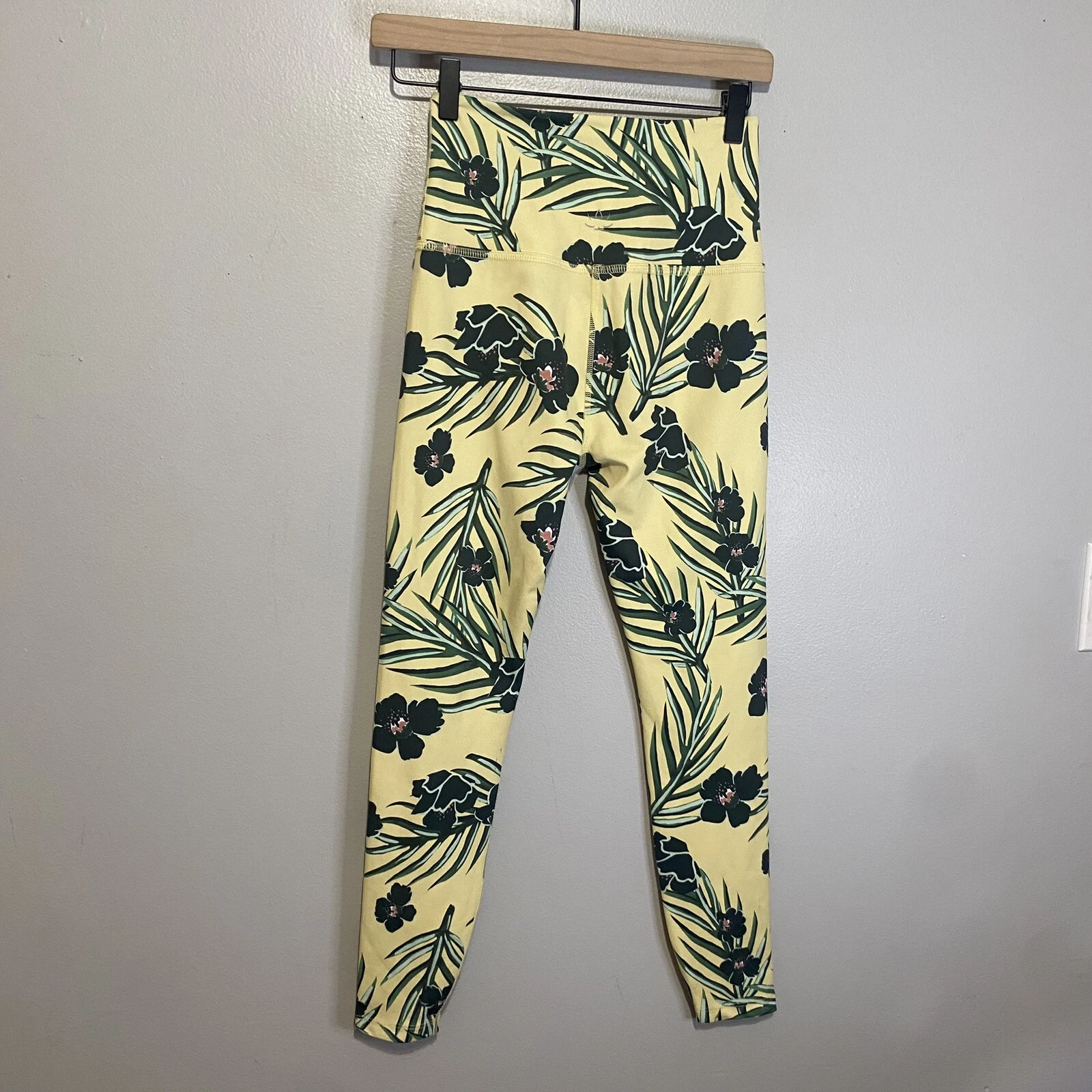 beyond-yoga olympus sunrise floral high rise leggings
