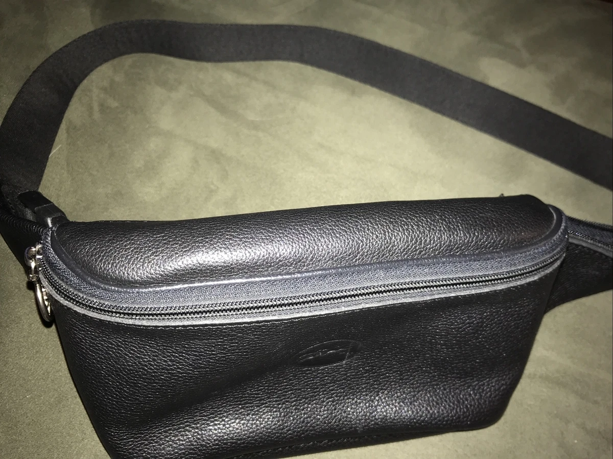 Longchamp Le Foulonne leather clutch pouch in black color