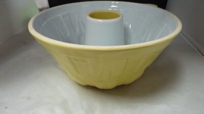 Crate & Barrel Tulips Ceramic Stoneware Cake, Bread, Jello Mold, Baking Dish