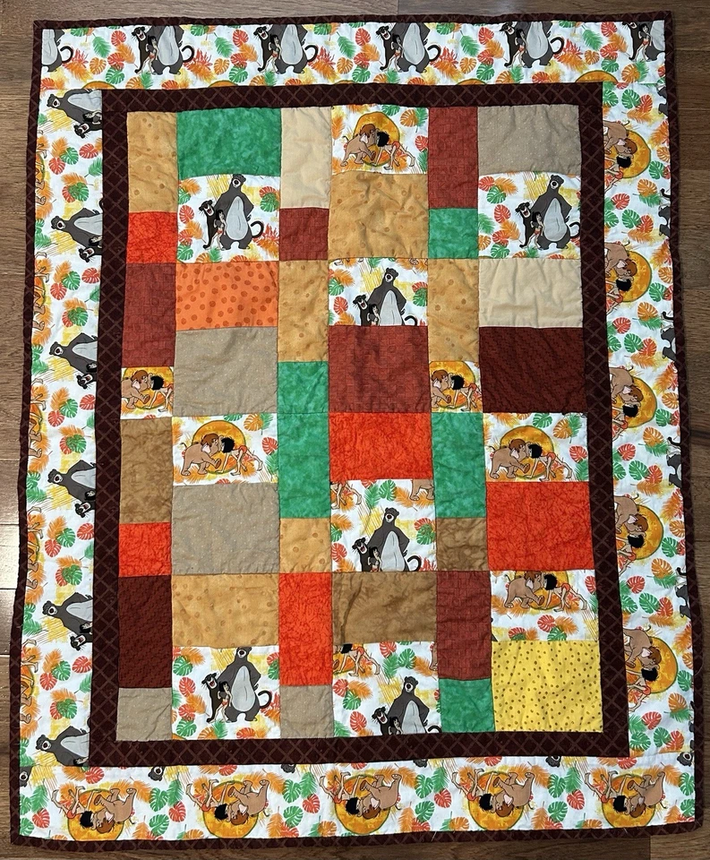 "Manta de retazos hecha a mano para bebé libro de la selva 42x34"" Disney Baloo Mowgli" Foto 2 de 4