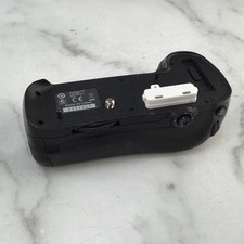 Nikon MB-D12 Battery Grip for D800, D810 Used Good