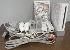White Nintendo Wii Console System Bundle With 2 Controllers, 2 Nunchucks  Game