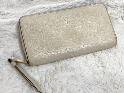 LOUIS VUITTON Monogram Zippy Wallet White