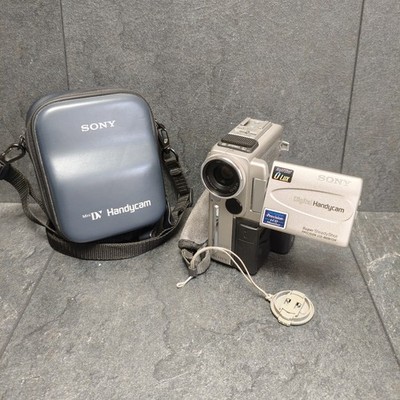 Sony Digital Handycam NightShot 0Lux DCR-PC2E MiniDV Camcorder Vintage
