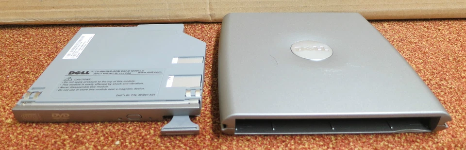 Dell D Series External D/Bay PD01s (UC793) with DVD Drive CRX835E-DM (DC642) - Image 3 of 4