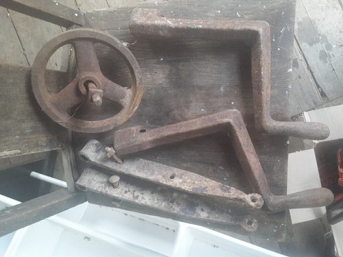Cast Iron Lot, Iron Wheel, 2 Cast Iron Cranks, Cast Iron Barn Door Hinges