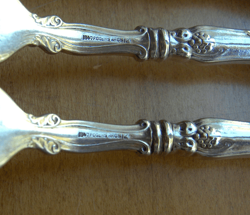 1847 Rogers Meriden Britannia Co grape Vintage set~Hollow handled knives & forks - Picture 9 of 14