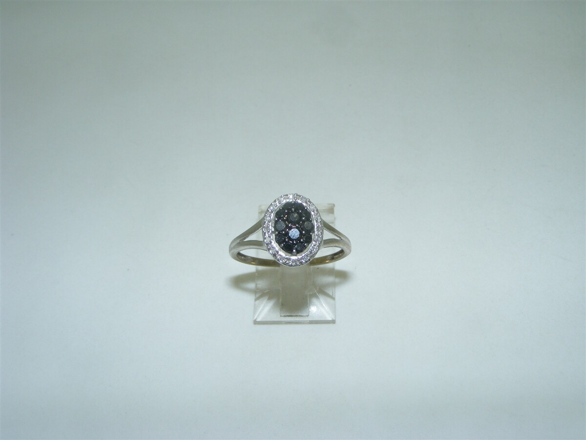10k White Gold Diamond Ring - image 2