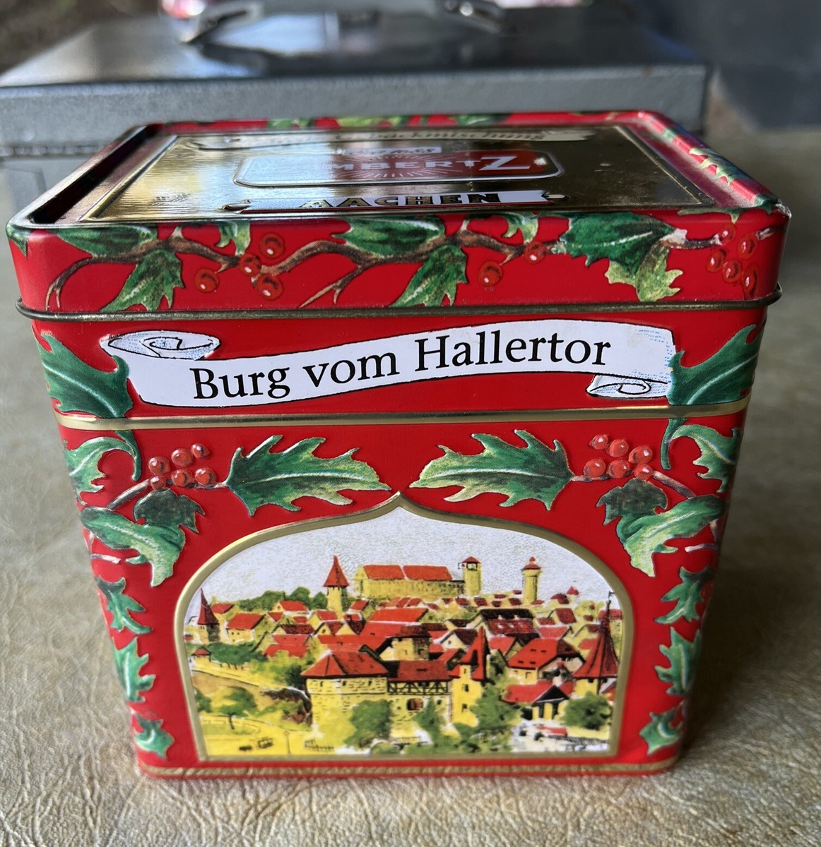 Vintage LAMBERTZ AACHEN CHRISTMAS GERMAN COOKIE TIN Music Box 3.5