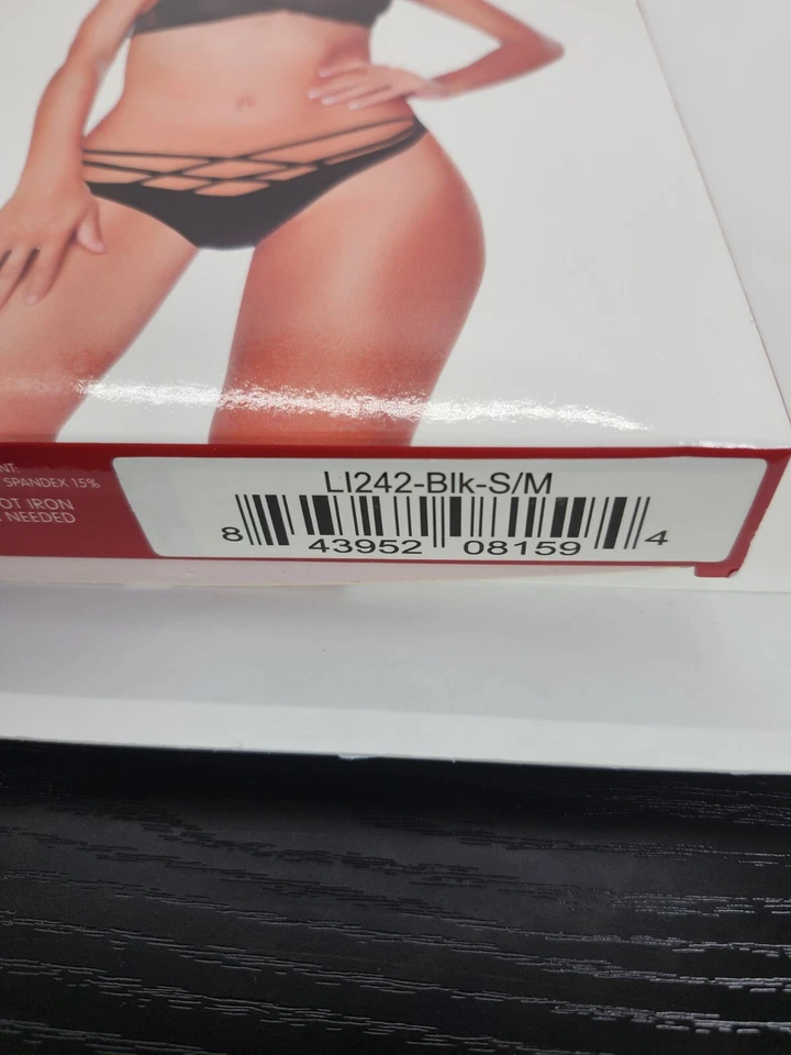 Conjunto de sujetador de encaje Roma Confidential - Elegante lencería negra con parte inferior entrecruzada Foto 4 de 4