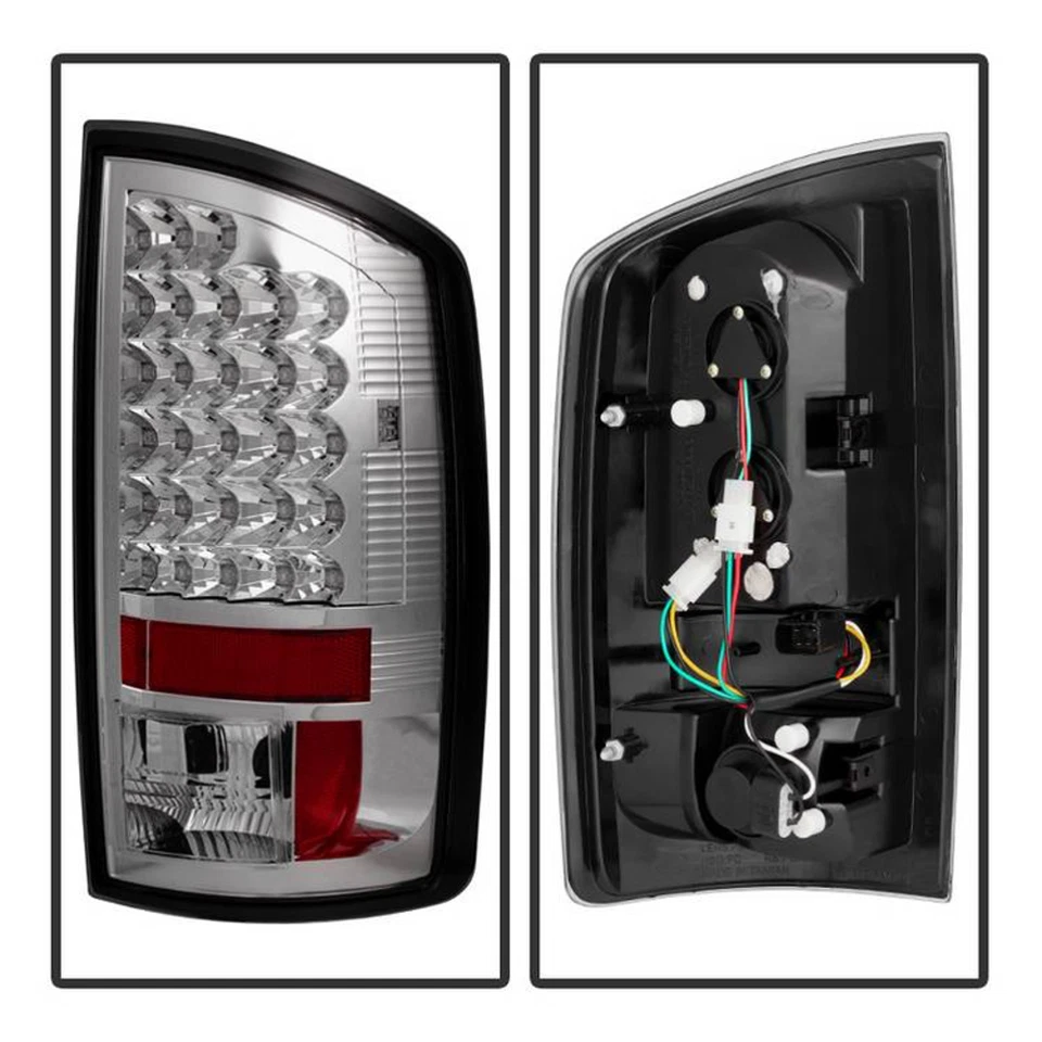 Par de luces traseras LED Spyder para 02-06 Dodge Ram 1500, 03-06 2500 / 3500 cromadas Foto 3 de 4