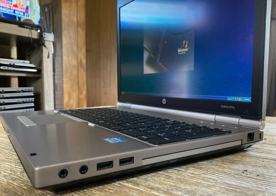 15.6" HP 8560/70p Laptop Windows XP 32 Bit 2ghz 250gb Serial Port + New Battery - Image 4 of 4