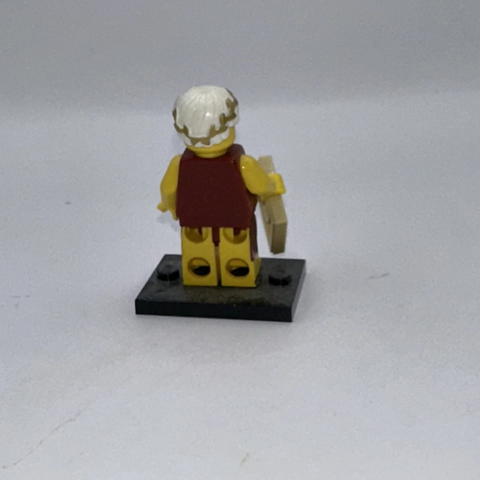 LEGO Roman Emperor Minifigure Series 9 Collectible Minifigure - Image 3 of 4