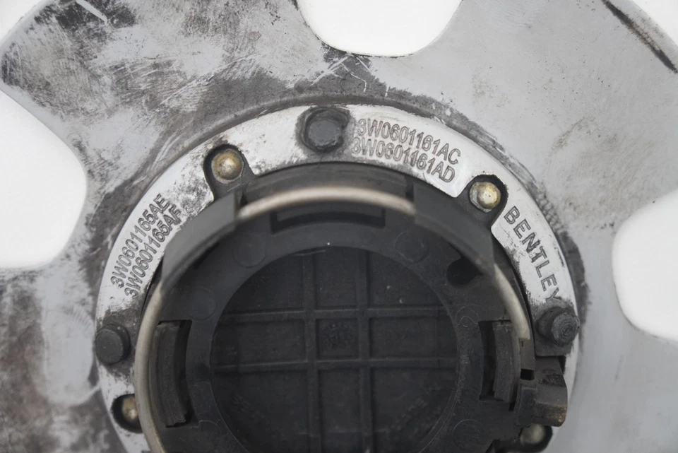 Центральный обод колеса колпачок ступицы значок 3W0601165 Bentley Continental Flying Spur 2010 GT - Изображение 4 из 4