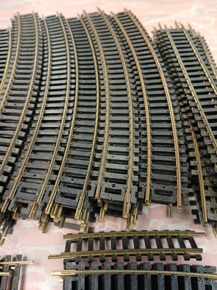 Lote De Colección 110 Piezas ATLAS/Tyco HO Latón Como Está Track Str Interruptores Curvos LEER Foto 4 de 4