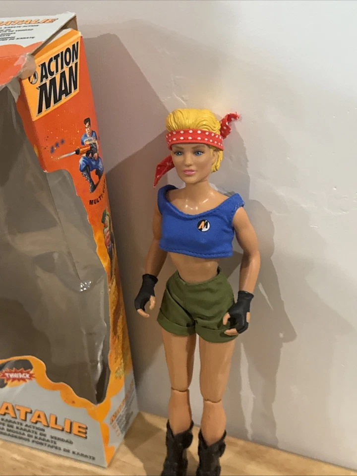 孩之宝 12 英寸人偶 NATALIE POOLE 1996 动作部队电视无武器! — 第 2/4 张图片