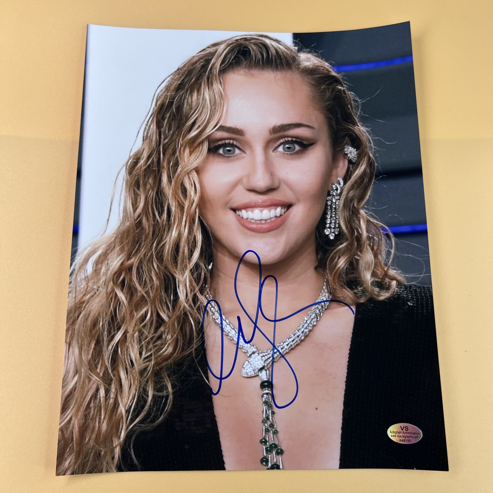 Miley Cyrus Autographed Pop Music Superstar  8&period;5x11 Signed COA Hologram