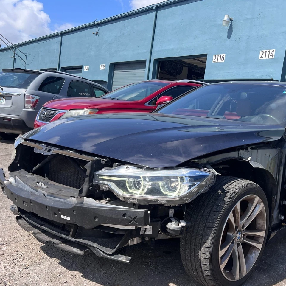 BMW 330i serie 3 2016-2018 sedán panel capó OEM azul Foto 4 de 4