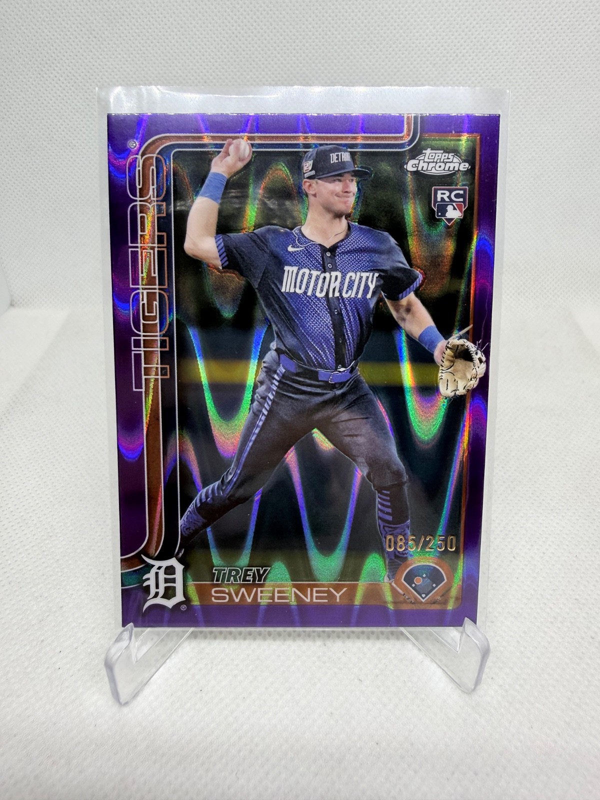 2025 Topps Chrome - Trey Sweeney #6 Purple Raywave Refractor 085/250 (RC)