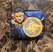 Cartera Loungefly x Marvel Doctor Strange Multiverse of Madness con cremallera alrededor nueva sin etiquetas