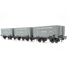 Accurascale OO Gauge ACC2820 P8 Hopper - Pre-Grouping: NER Grey - Triple Pack