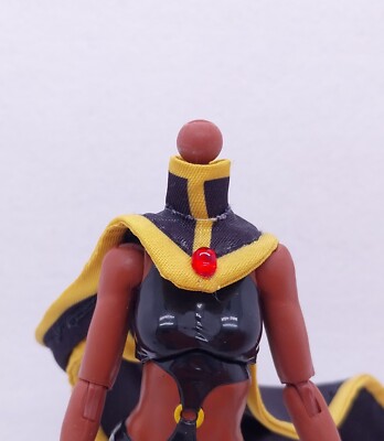 Hasbro Marvel Legends X-Men Retro Storm Dedicated Black & Yellow