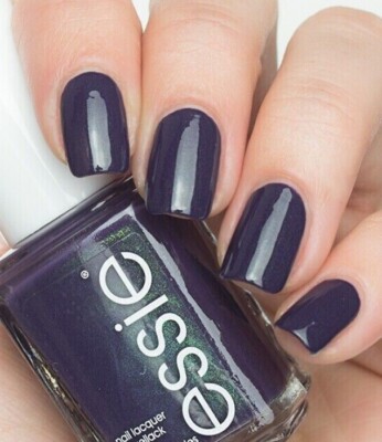 Nagellack Essie, Nr. 504 dressed to the nineties, dunkles Violett 13,5ml NEU.