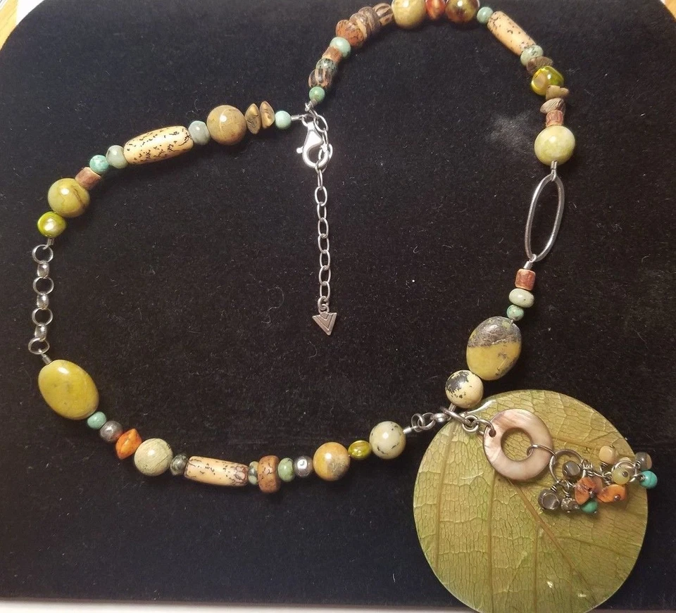 Silpada Howlite, Turquesa, Coco, Madera, Shell, MOP, Coco, Salwag y Cuello SS Foto 2 de 4