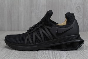 nike shox gravity triple black