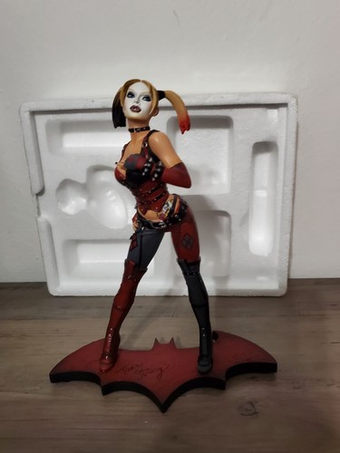 Batman: Arkham City Harley Quinn 2014 SDCC Exclusive Statue Signed Tara Strong - Picture 3 of 5