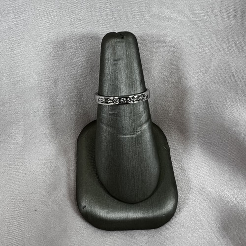 14K Diamond Band or Wedding Ring, .27TCW, Channel Set Round Cut, Estate Jewelry - Picture 4 of 5