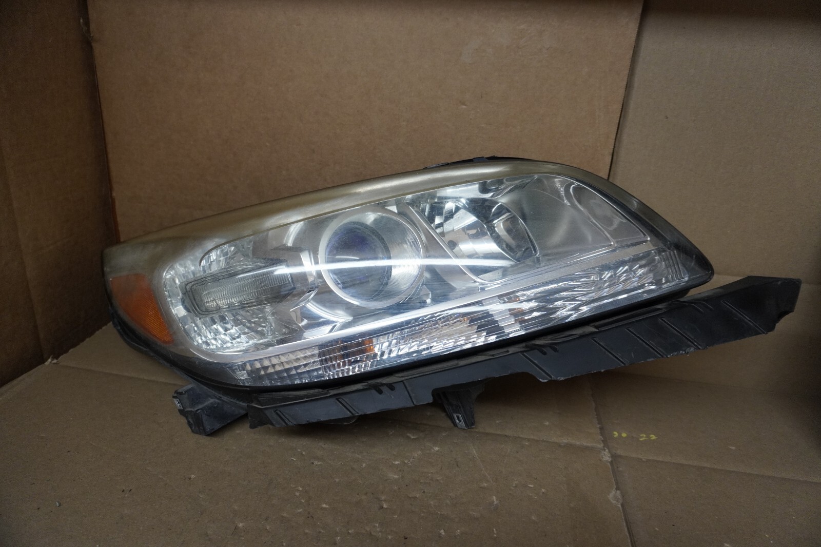 2013 2014 2015 Chevy Malibu LT Right Passenger Headlight Assembly OEM 23294938