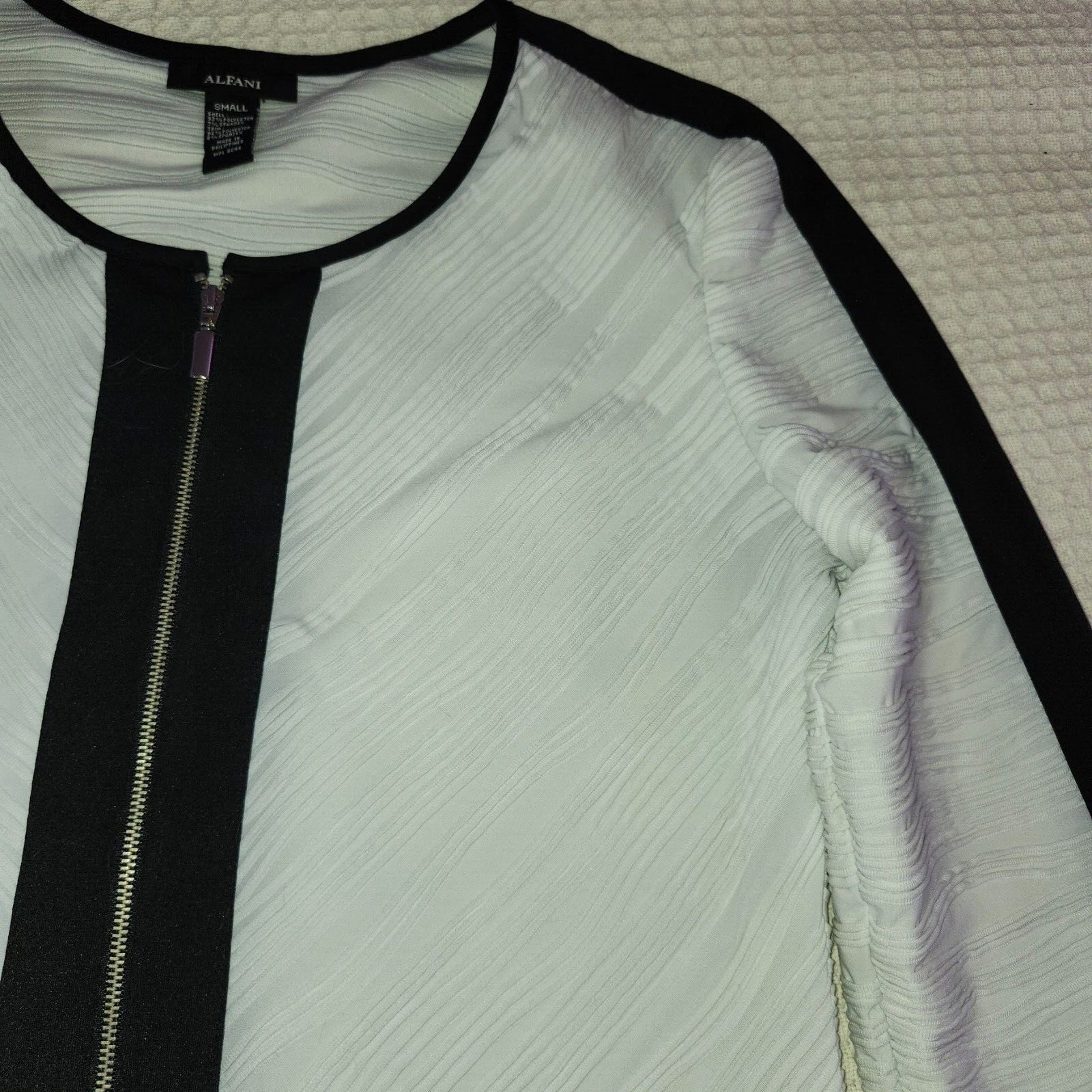 ALFANI IVORY/BLACK JACKET WOMEN'S SIZE M PLEATED FULL ZIPPER LIGHTWEIGHT image 4