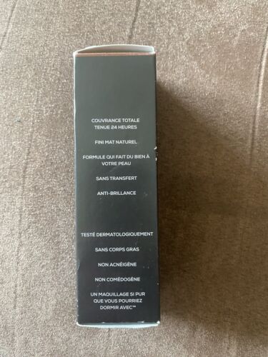 bareMinerals BAREPRO 24 HR Performance Wear Liquid Foundation SPF 20 - Picture 3 of 6