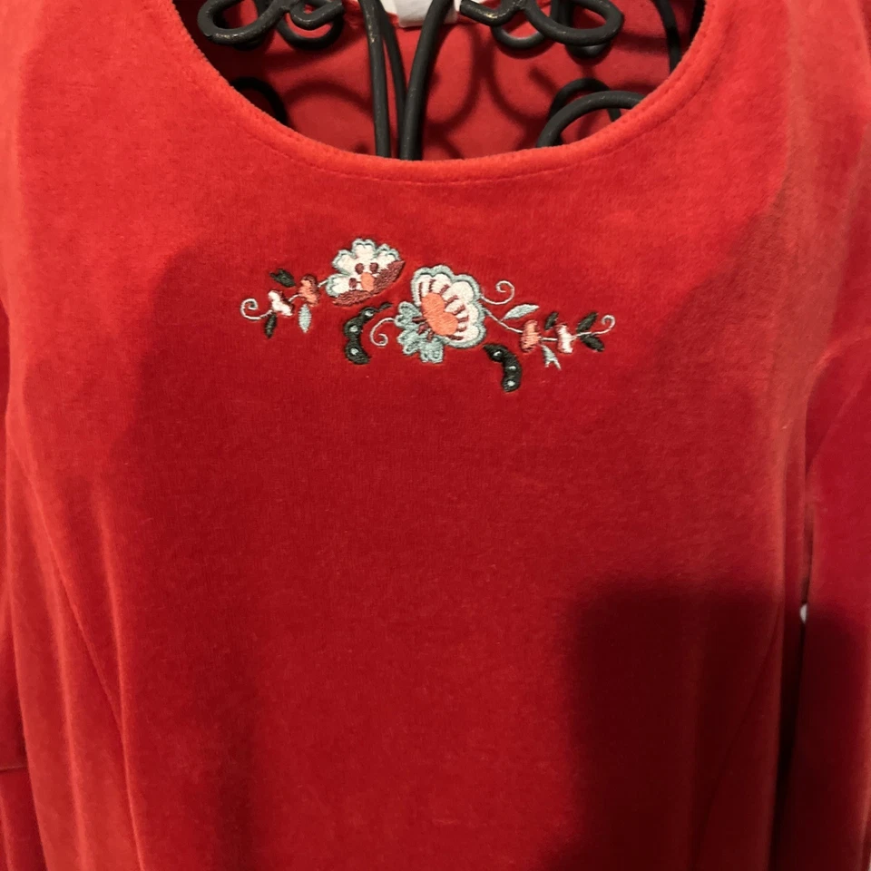 Maxi Vestido Vintage Lands’ End Terciopelo Rojo Terciopelo Mediano Bordado Floral Foto 2 de 4